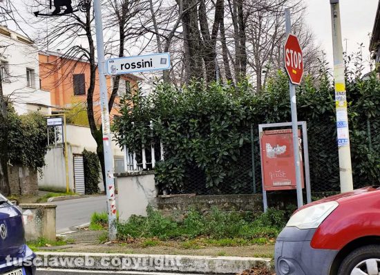 Una cassetta delle poste non usata in via Rossini