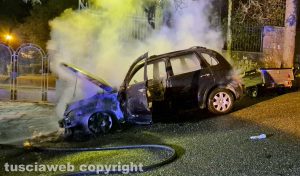Montefiascone - Auto in fiamme in via San Flaviano