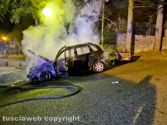 Montefiascone - Auto in fiamme