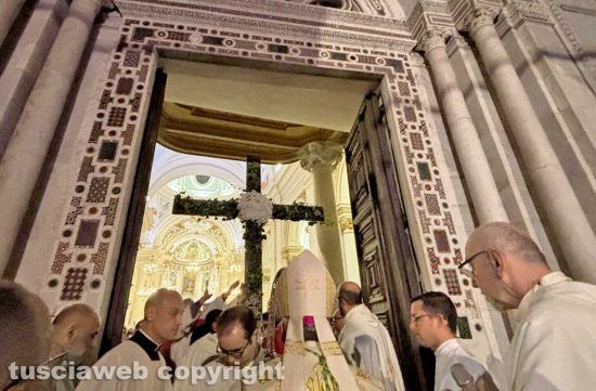 Civita Castellana - Il vescovo Marco Salvi apre il Giubileo