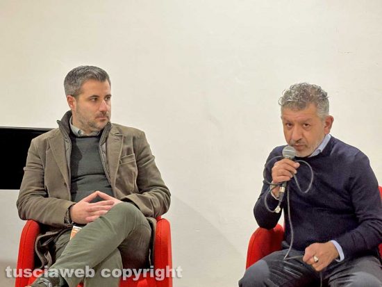 Civita Castellana - il direttore artistico Fabio Galadini con Il sindaco Luca Giampieri 