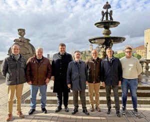 Forza italia - Incontro con Alessandro Romoli, segretario provinciale; Francesco Battistoni, deputato e segretario organizzativo nazionale; Elpidio Micci, capogruppo comunale; Francesco Ciarlanti, capogruppo provinciale; Fabrizio Purchiaroni, commissario comunale; Giuseppe Fraticelli, vicesegretario provinciale; e Giorgio Garbrecht, segretario comunale giovani