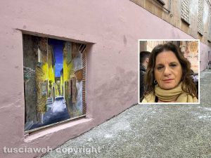 Viterbo - Il muro impiastrato del palazzo del colle del Duomo - Nel riquadro Laura Allegrini