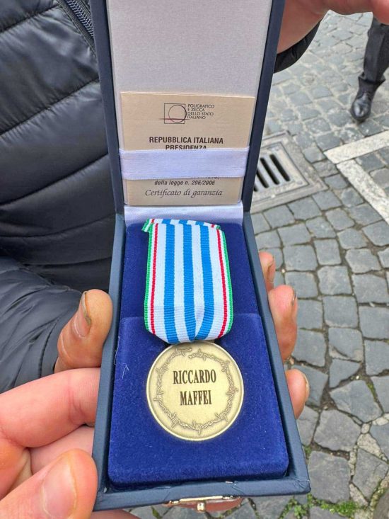 Viterbo - Giornata della Memoria - La medaglia d'onore consegnata alla famiglia Maffei in ricordo del padre Riccardo