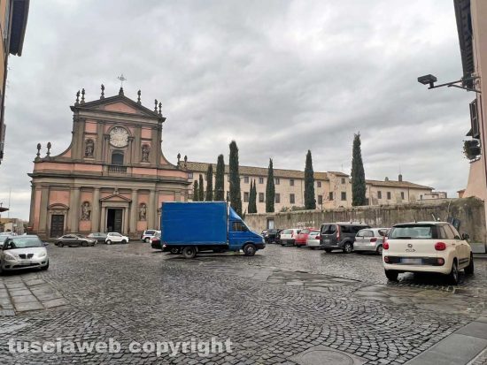 Viterbo - Piazza della Trinità