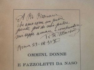 Il volume "Uomini, donne e fazzoletti da naso"