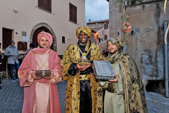 Tarquinia - Il corteo dei Re Magi - Presepe vivente