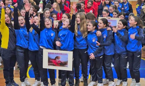 Sport - La squadra VBC Gialla e la loro allenatrice Mariella M. al torneo Lazio Winter Cup 2024 di Civitavecchia