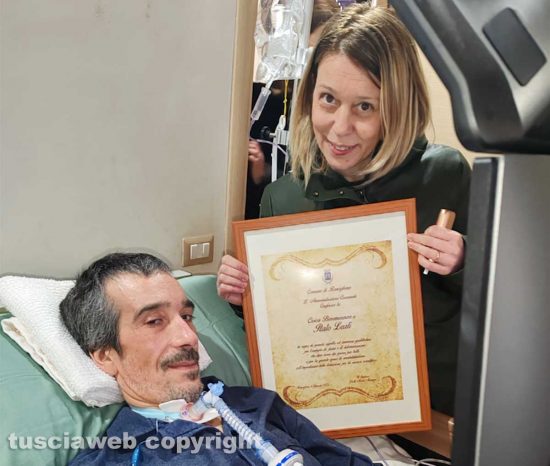 Ronciglione - Italo Leali riceve la civica benemerenza dal sindaco Mario Mengoni