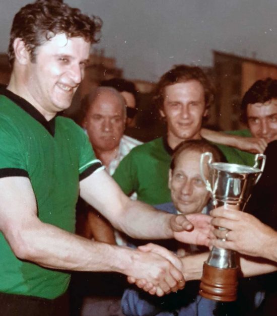 Gianfilippo Chiaravalli con Arnaldo Sassi e Sandro Vismara ad una partita di calcio (Archivio Massimo Chiaravalli)