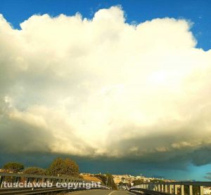 Tarquinia - Una nuvoia