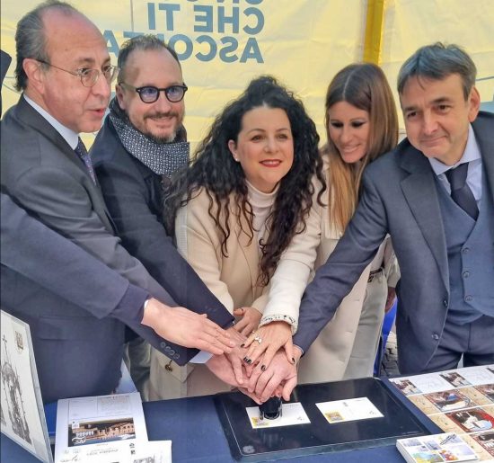 Viterbo - La presentazione dell'annullo filatelico e della cartolina del Giubileo 2025