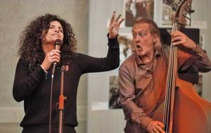 Lo spettacolo “Terapia in quattro qua