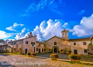 Cerveteri - Borgo Il Sasso - Piazza Santa Croce