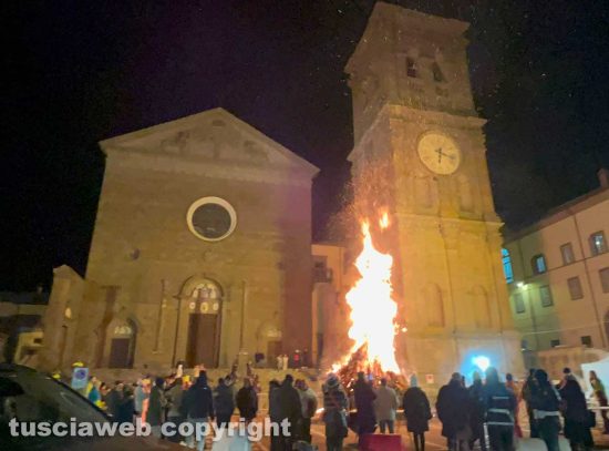 Viterbo - Il focarone di Sant'Antonio alla Quercia