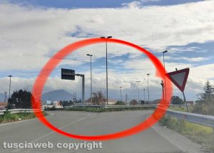 Svincolo Superstrada - Mancanza cartelli