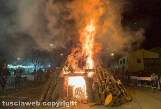 Viterbo - Il focarone di Sant'Antonio alla Quercia