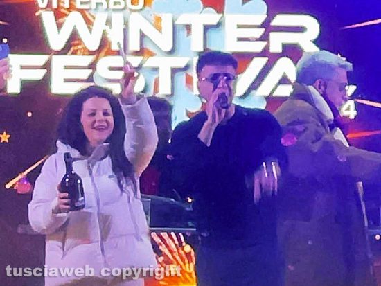 Viterbo - 2025, il nuovo anno inizia sotto la neve… - La sindaca Chiara Frontini e l'assessore Alfonso Antoniozzi