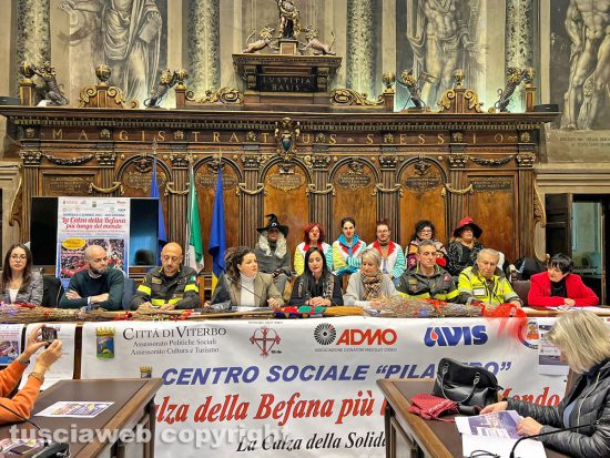 Viterbo - Conferenza stampa Befana 115 e calza della befana più lunga del mondo