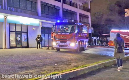 Bar in fiamme in viale Francesco Baracca