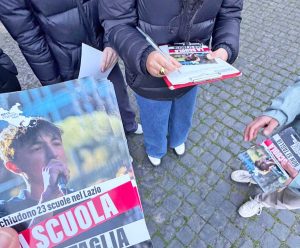 Flash mob e raccolta firme contro il dimensionamento scolastico