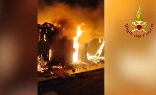 Incendio a Tessennano - In azione i vigili del fuoco