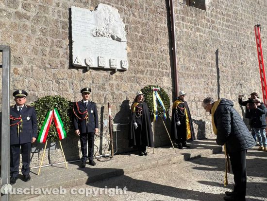 Viterbo - La messa commemorativa delle vittime dei bombardamenti che colpirono Viterbo il 17 gennaio 1944