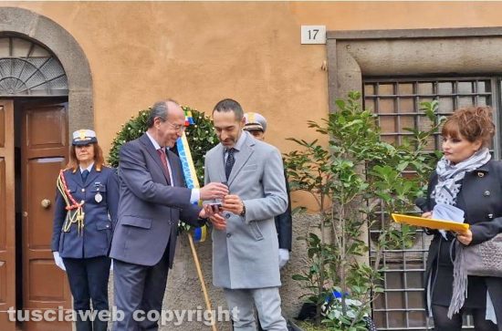 Viterbo - La consegna delle Medaglie d'Onore ai cittadini italiani deportati e internati nei lager nazisti 1943-1945