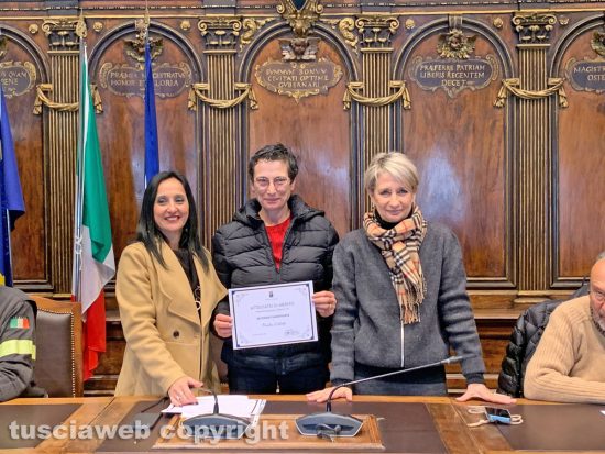 Viterbo - Conferenza stampa “La discesa della Befana 115” - La premiazione della seconda classificata Paola Erbetti