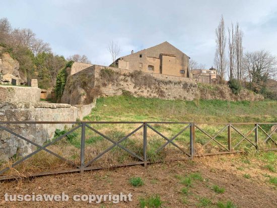 Viterbo - La chiesa di San Giovanni decollato in uno stato di abbandono e di degrado