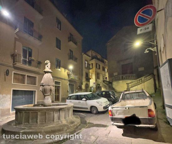 Viterbo - Parcheggi selvaggi in centro storico