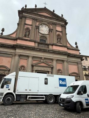 Viterbo - Telecamere della Rai per la messa in onda del santuario della Madonna Liberatrice