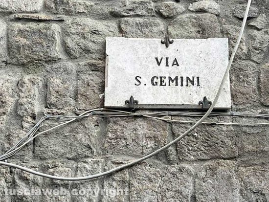 Viterbo - San Pellegrino strozzato dai fili