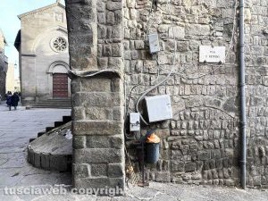 Viterbo - San Pellegrino strozzato dai fili
