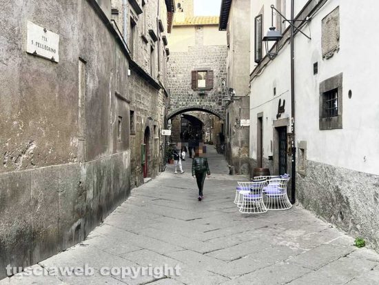 Viterbo - San Pellegrino strozzato dai fili