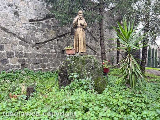 Viterbo - Pianoscarano - Il giardino di via dei Giardini