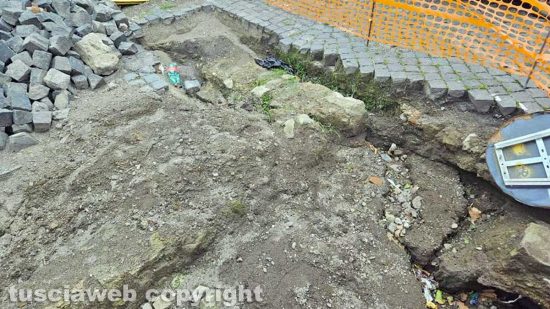 Viterbo - Pianoscarano - Gli scavi in largo Scotolatori