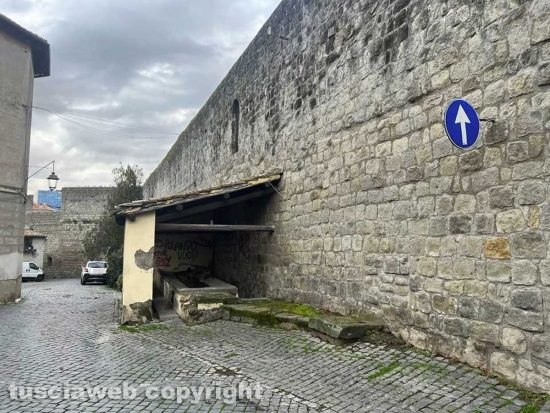 Viterbo - Pianoscarano - Il lavatoio di via dei Giardini