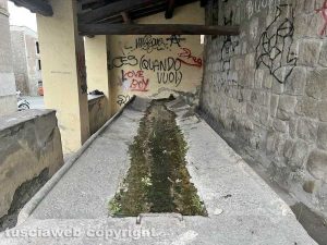Viterbo - Pianoscarano - Il lavatoio di via dei Giardini