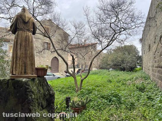 Viterbo - Pianoscarano - Il giardino di via dei Giardini