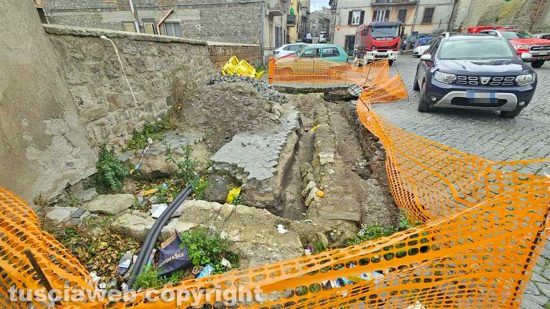 Viterbo - Pianoscarano - Gli scavi in largo Scotolatori