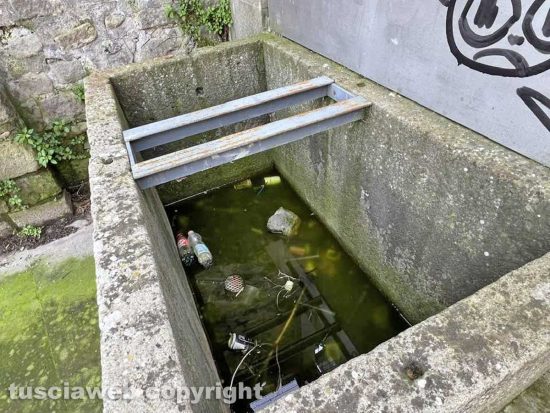 Viterbo - La città sotterranea ridotta a discarica