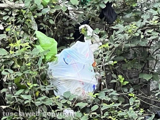Viterbo - La città sotterranea ridotta a discarica