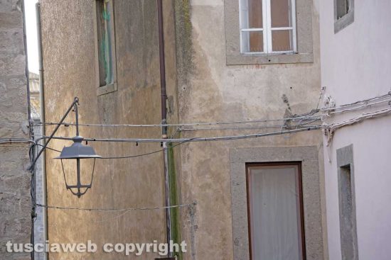 Viterbo - San Pellegrino strozzato dai fili