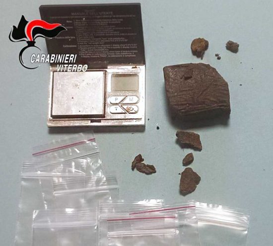 Soriano nel Cimino - Carabinieri - La droga sequestrata