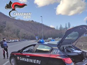 Rieti - Violenta lite al funerale della convivente, aggredisce la sorella della donna e le strappa una collanina dal collo