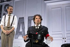 Lo spettacolo "Il medico dei maiali" con Luca Bizzarri e Francesco Montanari