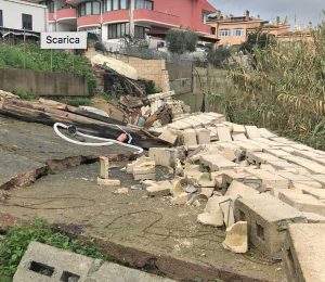 Maltempo - Muro crollato a Santa Marinella