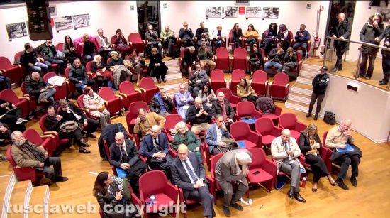 La sala di Unindustria nel momento in cui la sindaca Chiara Frontini è intervenuta per trarre le conclusioni della giornata dedicata al bilancio condiviso