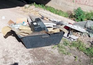 Immondizia in strada San Nicolao